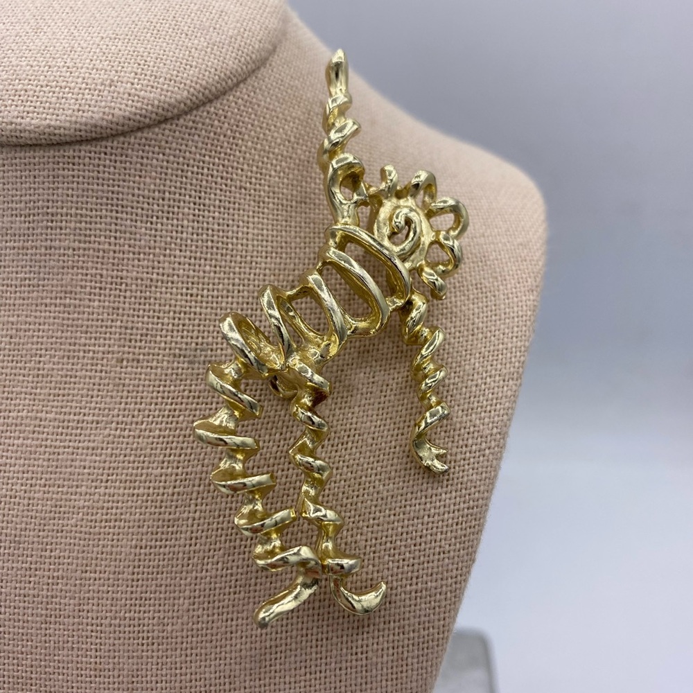 Vintage Nemo Signed Abstract Gold Tone Brooch-Swirled Modernist Sixties Figural